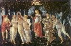 Pintura do artista renascentista Sandro Botticelli, Alessandro di Mariano de Vanni Felipepi(1444-1510), Florena  Itlia (tmpera sobre painel de madeira, 205 x 315 cm). A Primavera  uma obra de temtica mitolgica clssica que nos apresenta a alegoria da chegada dessa estao. Ao centro encontra-se Vnus, que media toda a cena. Na tradio clssica, Vnus e o Cupido surgem para avivar os campos, fustigados pelo inverno, iniciando a primavera ao semear flores, beleza e atrao entre todos os seres.  direita da obra encontramos trs figuras. O primeiro, um ser esverdeado, Zfiro, personificao do vento oeste, abraa a bela ninfa Cloris. Botticelli a representa em sua metamorfose, quando se transformava em Flora, a figura com vestido florido que cumpre sua funo de adornar o mundo com flores. Sobre a cabea de Vnus est o Cupido, seu filho, de olhos vendados, apontando a seta do amor em direo s trs figuras que representam as Graas (Aglaia, Talia e Eufrnsina), smbolos da sensualidade, da beleza e da castidade. Mais  esquerda encontra-se Hermes dissipando as nuvens, fechando esse ciclo mitolgico. Para a filosofia platnica, esse ciclo  a ligao ininterrupta entre o mundo e Deus, e vice-versa. <br/> Palavras-chave: Sandro Botticelli, pintura, A Primavera