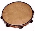 Instrumento musical de percusso composto de uma armao em formato de um aro com uma pele esticada. No forma uma caixa, pois no  fechado embaixo.